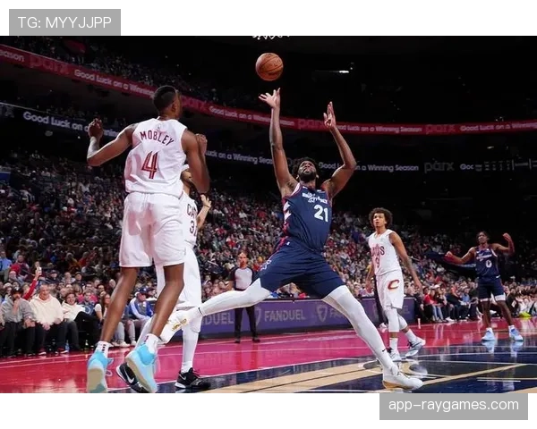 恩比德空砍38分10篮板,76人惜败尼克斯 恩比德空砍38分10篮板,76人惜败尼克斯